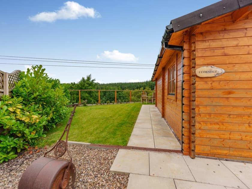 Lochinvar - Clydesdale Log Cabin With Hot Tub Airdrie Exterior foto